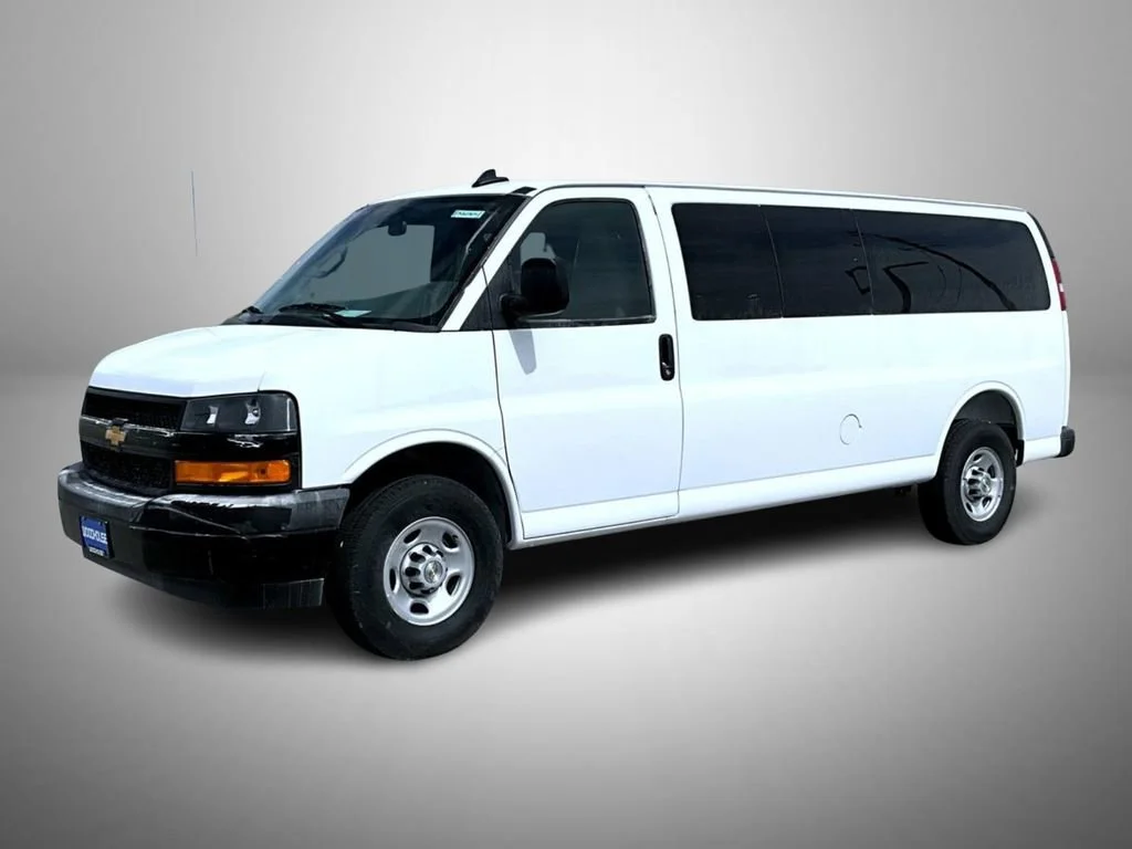 2026 Chevrolet Express 3500 LS Extended's photo