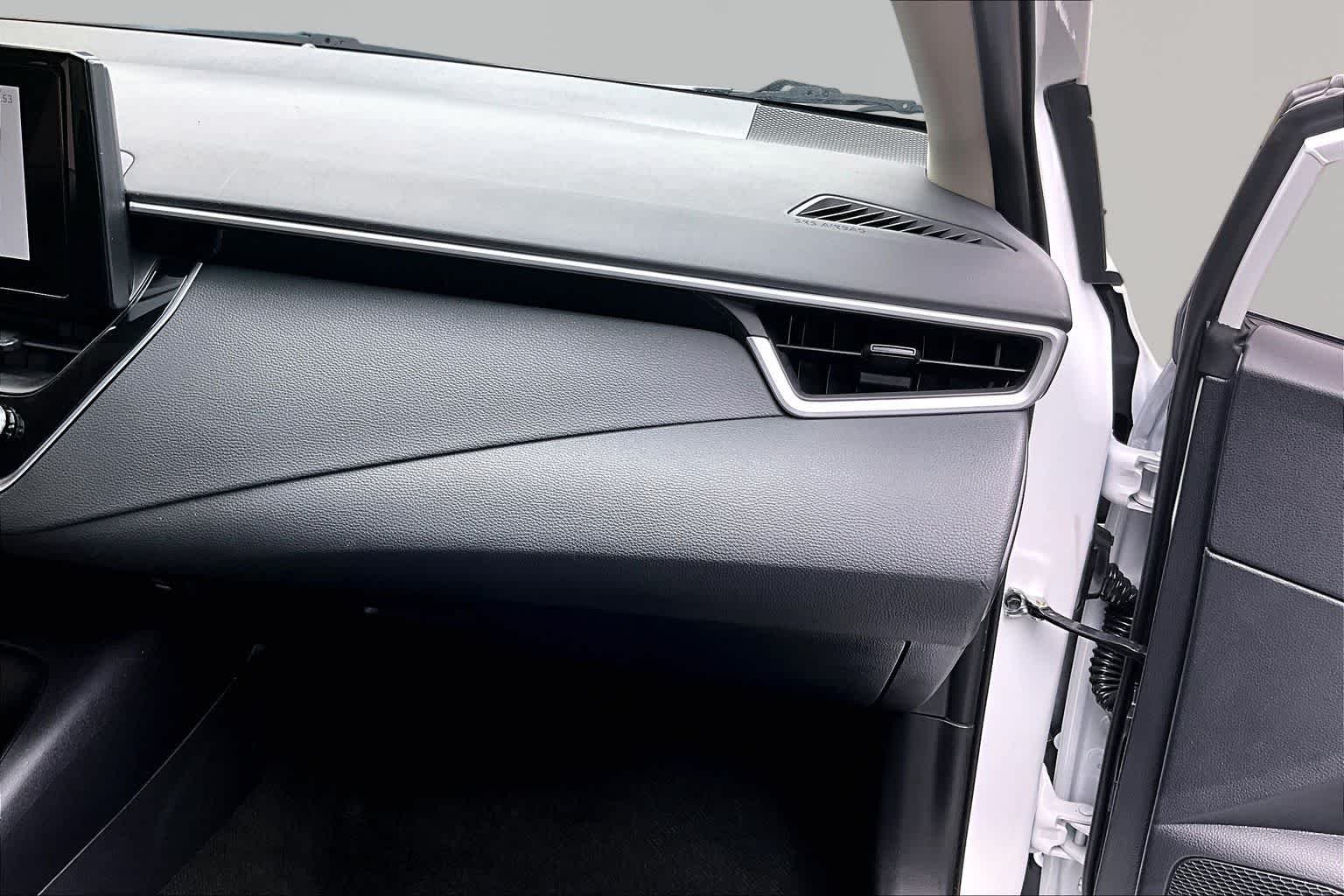 Used 2026 Ice Cap Toyota LE image 18