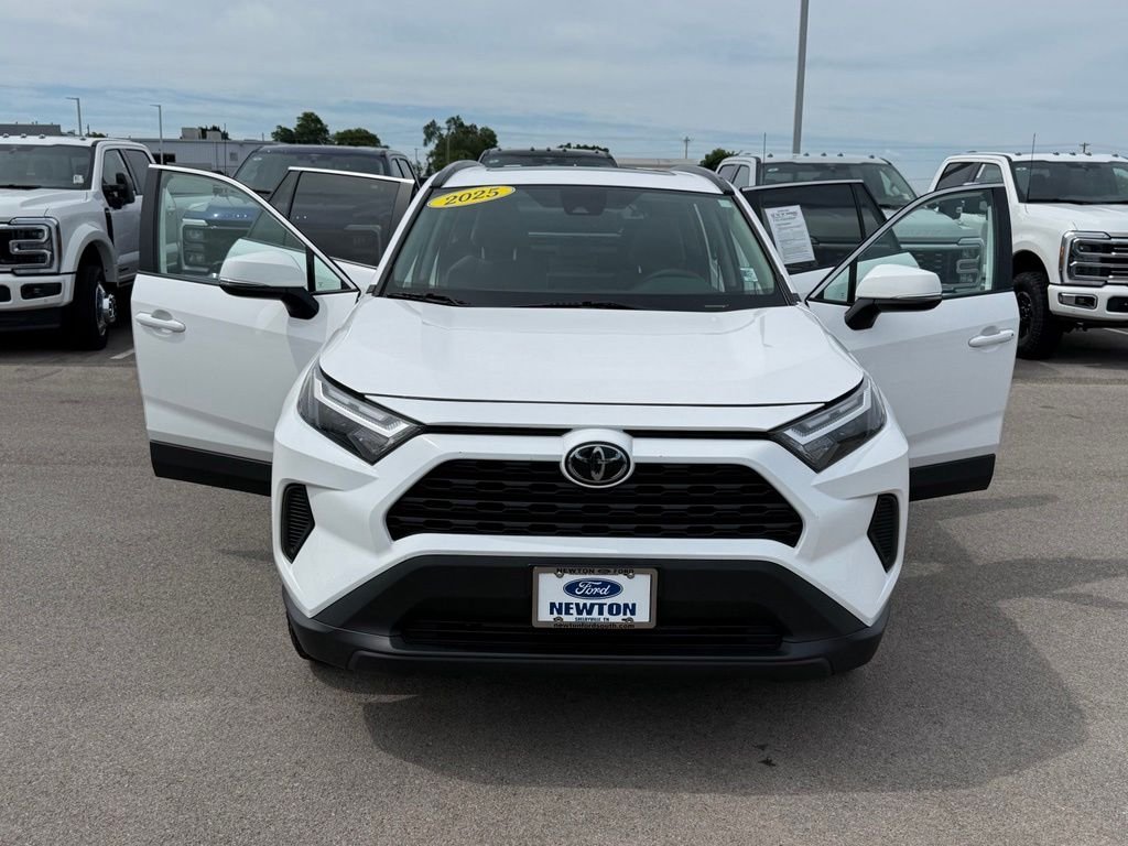Used 2025 Ice Toyota XLE image 21