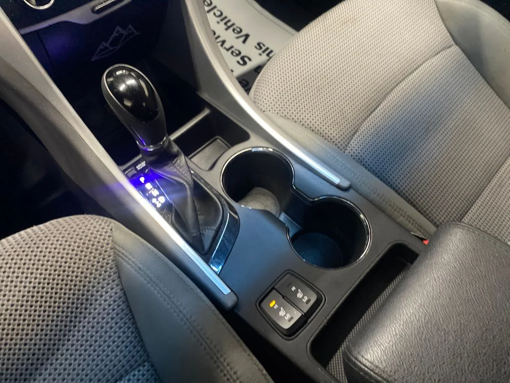 Used 2013 Blue Hyundai GLS image 19