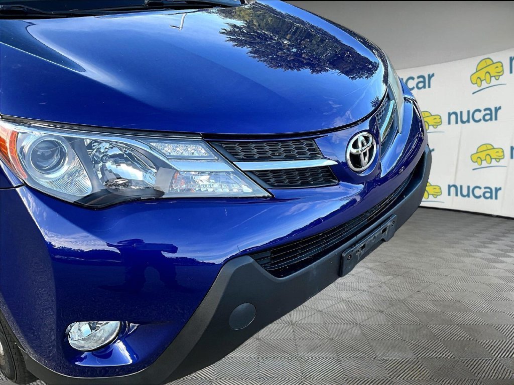 Used 2014 Blue Toyota XLE image 8