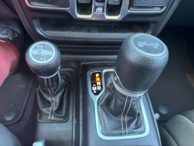 Used 2020 Mojito! Clearcoat Jeep Unlimited Sahara image 25