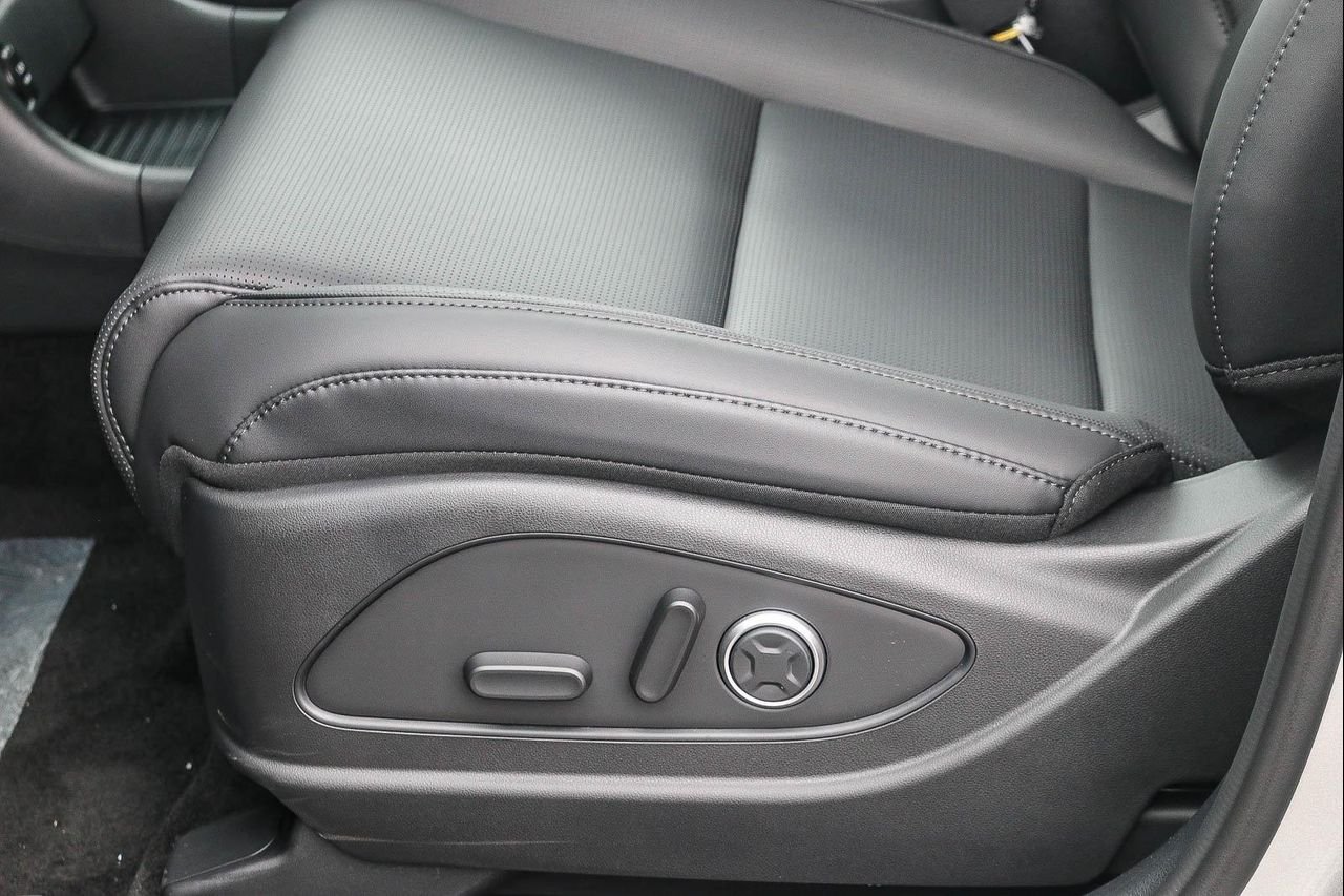 New 2026 Silver Hyundai SEL Premium image 49