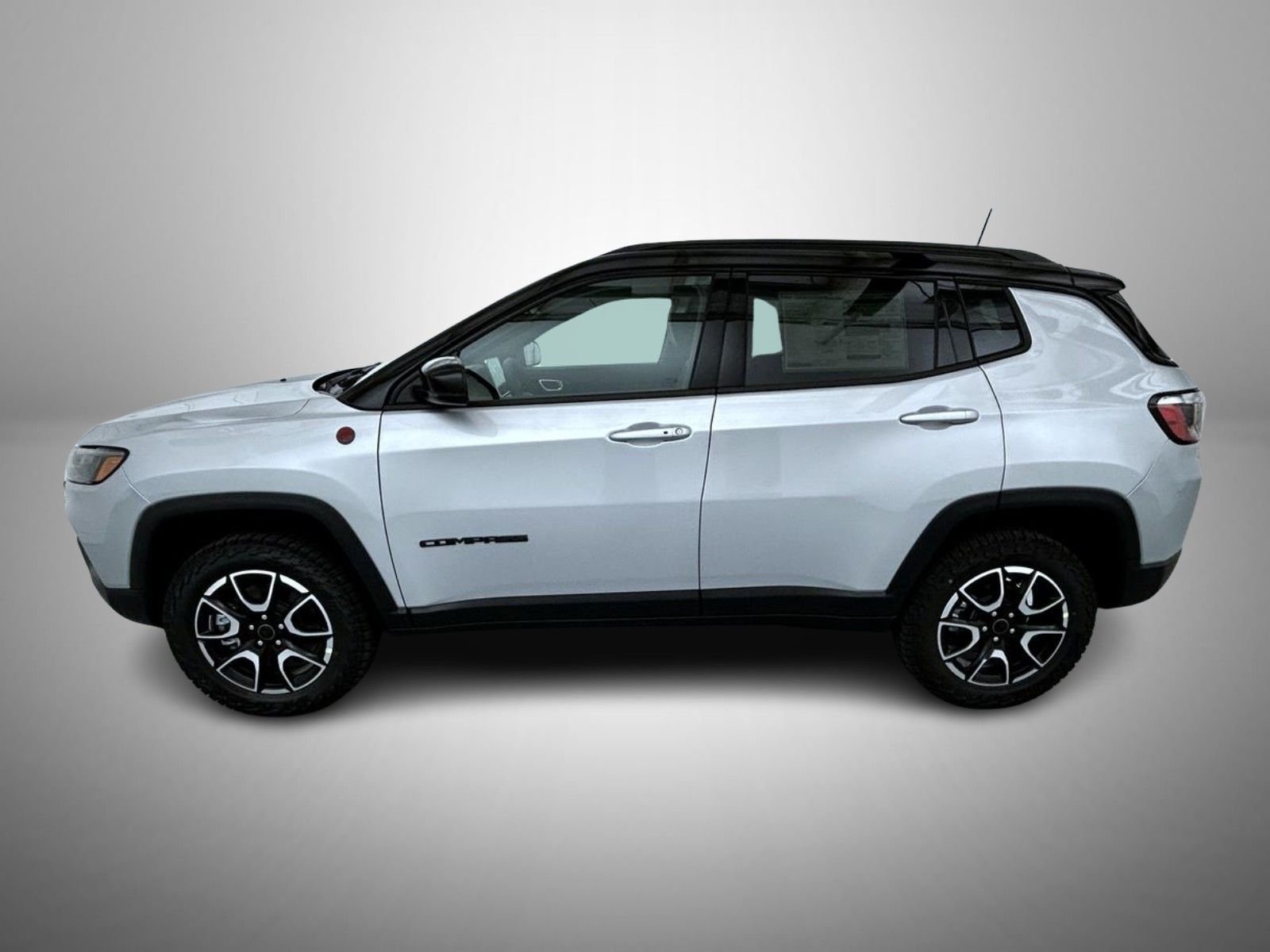 New 2026 Silver Zynith Metallic Clear-Coat Exterior Paint Jeep Trailhawk image 8