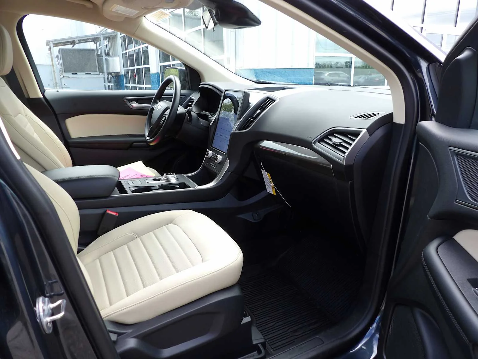 2024 Ford Edge SE - Photo 14
