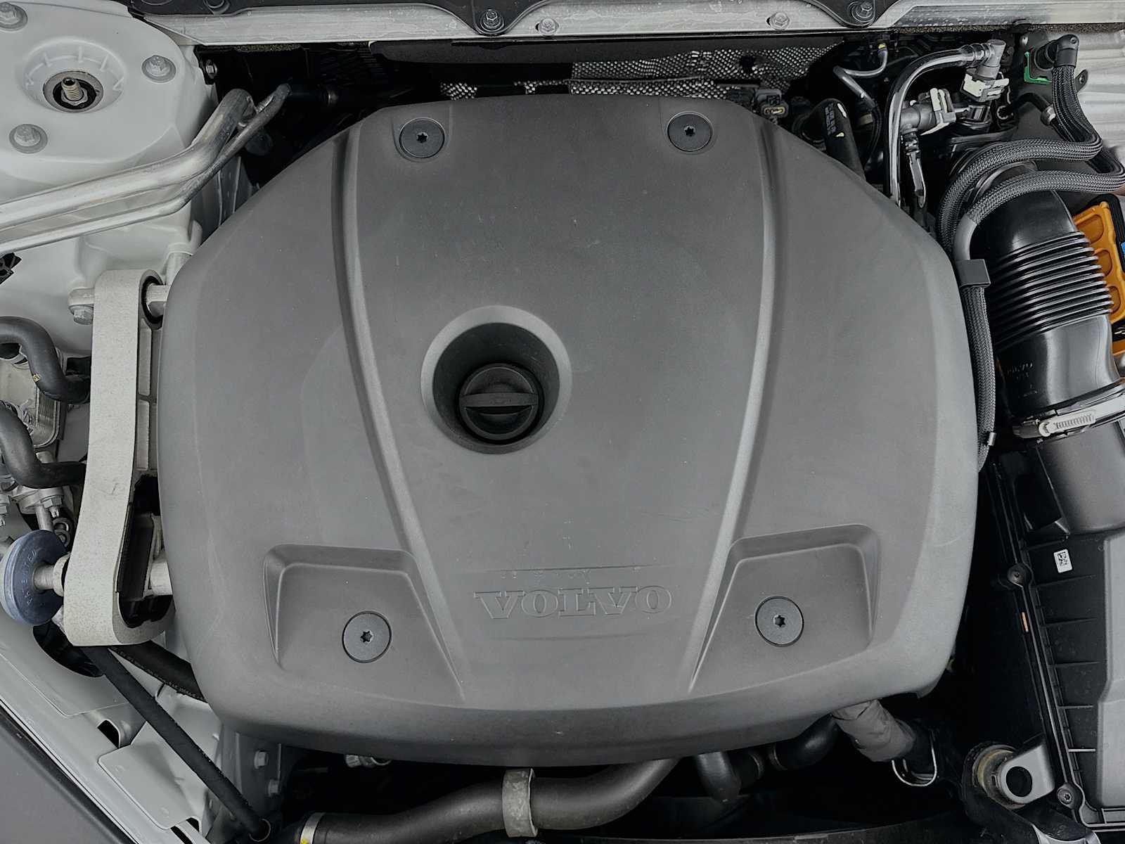 Certified Used 2025 Crystal White Volvo Plus image 30