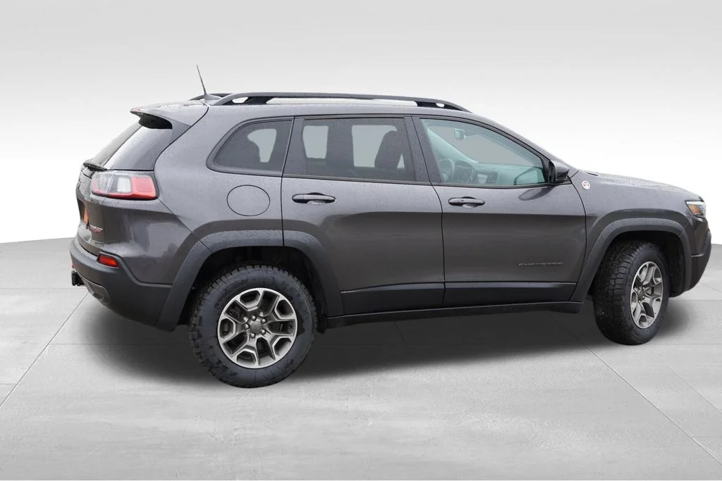 Certified Used 2022 Gray Jeep Trailhawk image 4