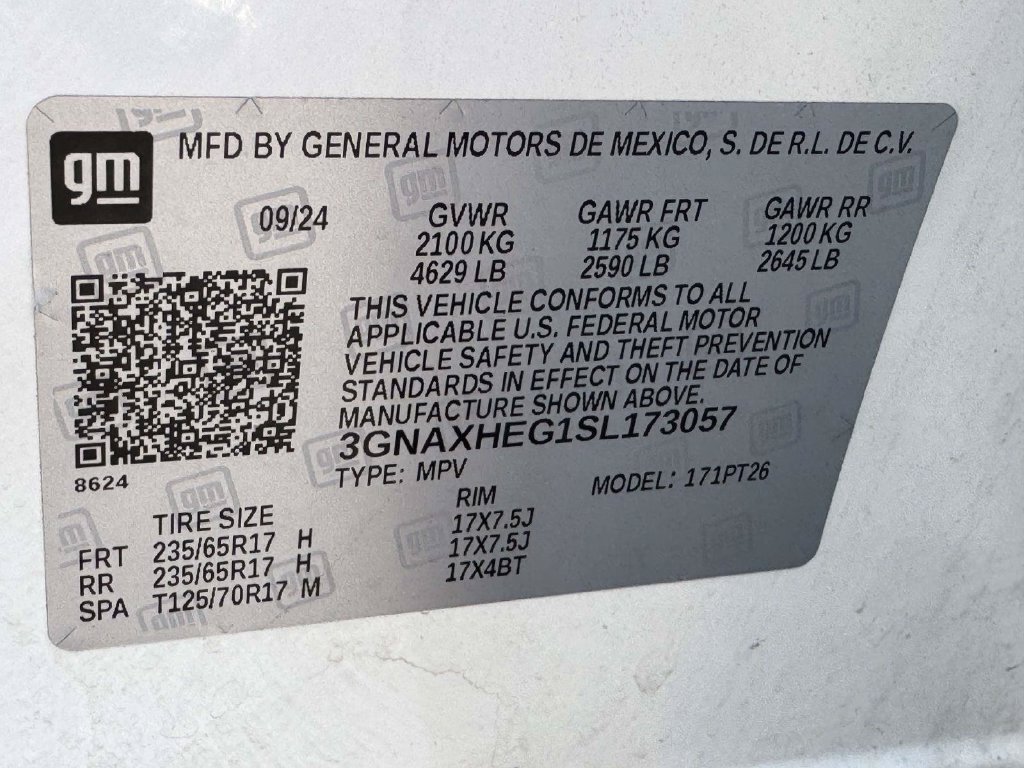 Used 2025 White Chevrolet LT image 28