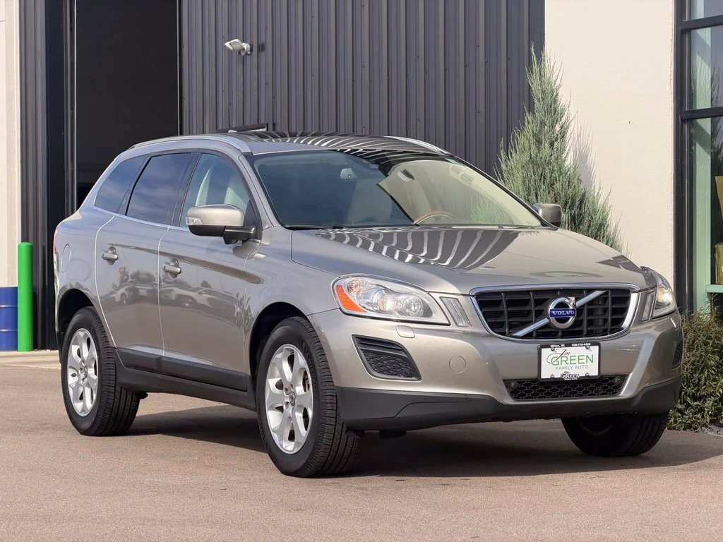 Used 2013 Silver Volvo 3.2 Platinum image 4