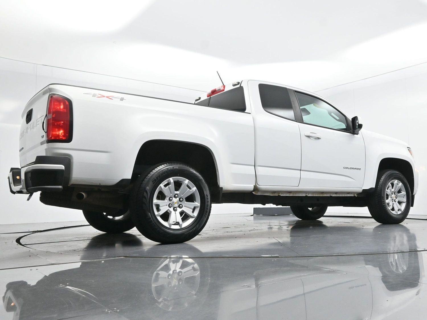 Used 2022 Summit White Chevrolet 4WD LT image 48