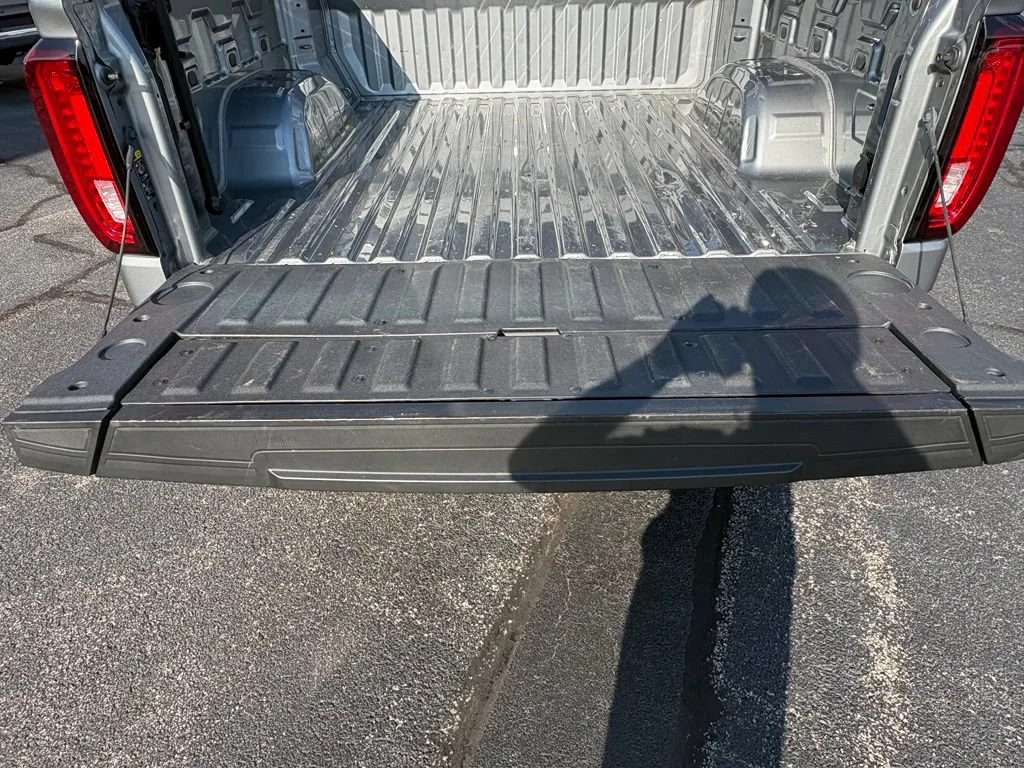 Used 2025 Sterling Metallic GMC SLT image 8