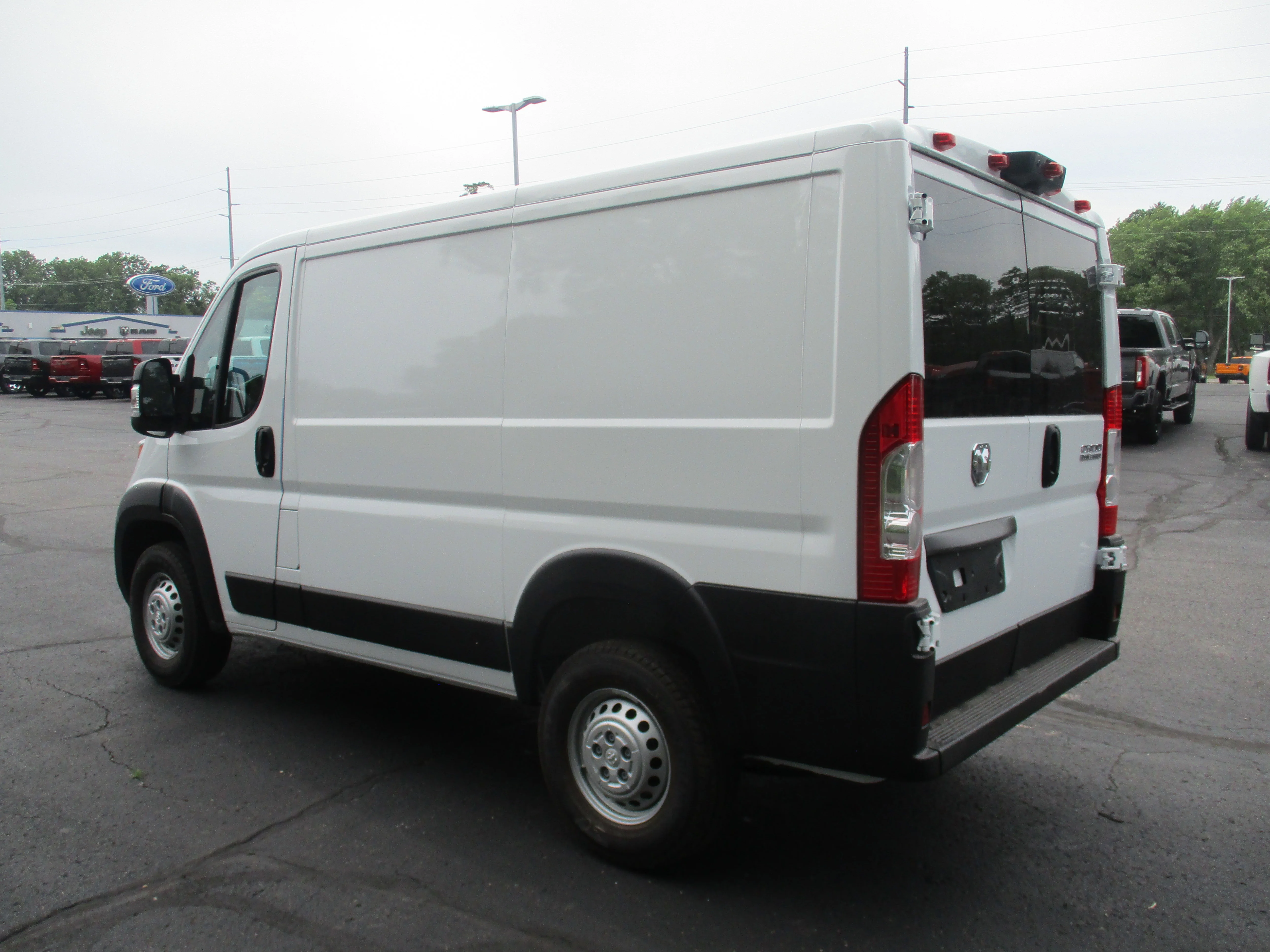 New 2026 Bright White Clear-Coat Exterior Paint RAM Tradesman image 8