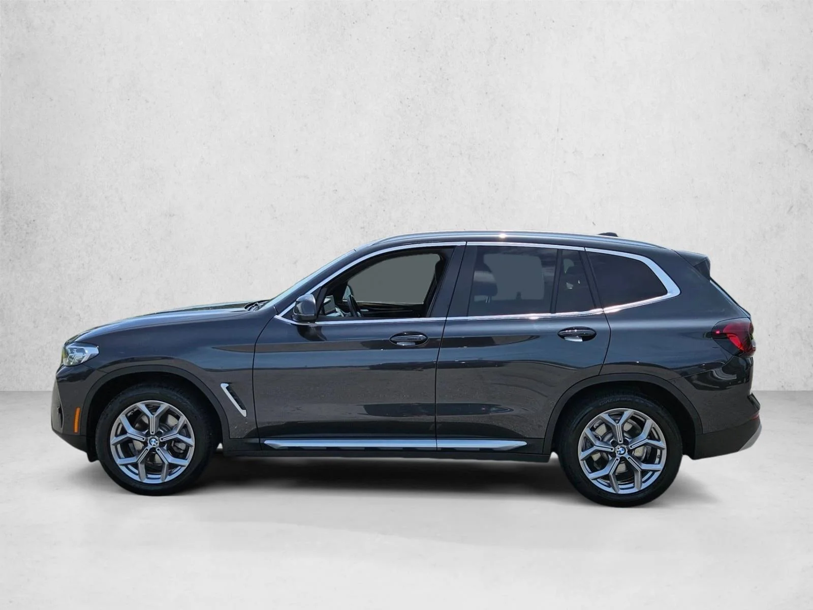 Used 2024 Dark Graphite Metallic BMW xDrive30i image 8