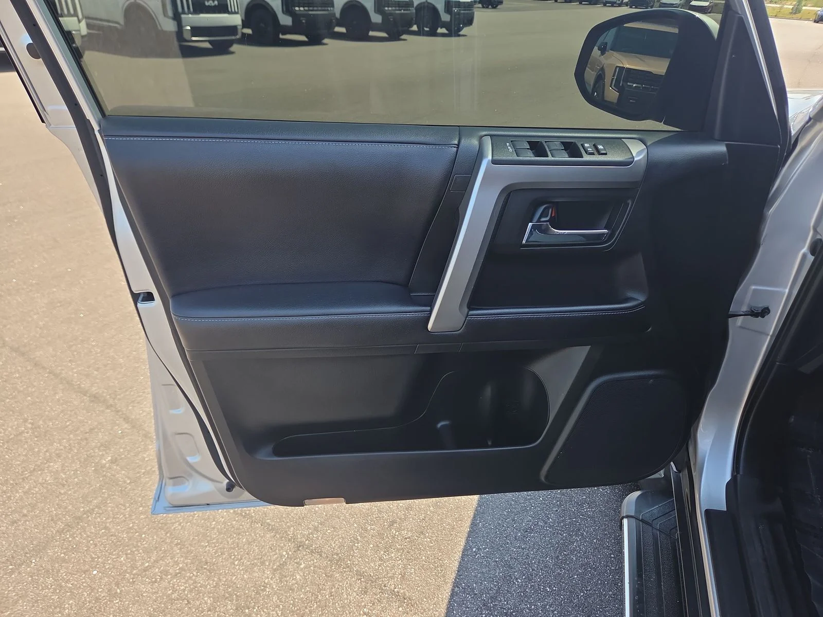 Used 2020 Classic Silver Metallic Toyota SR5 image 11