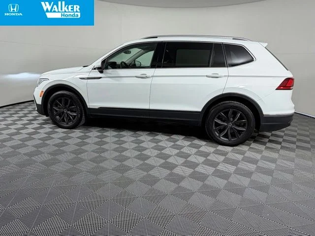 Used 2022 Black Volkswagen 2.0T SE image 4