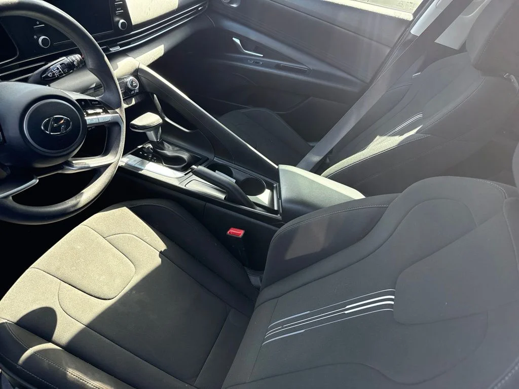 Used 2023 Gray Hyundai SEL image 3