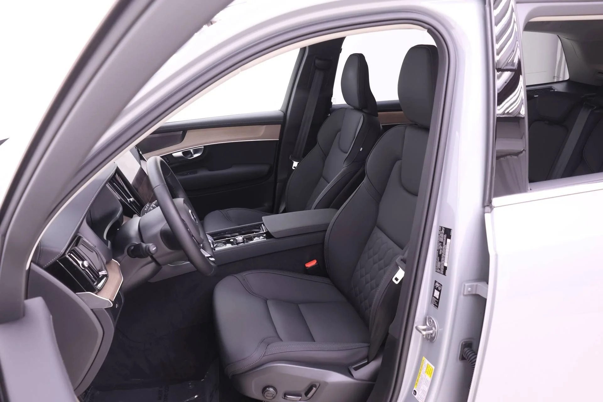 2026 Volvo XC90 Plus - Photo 6