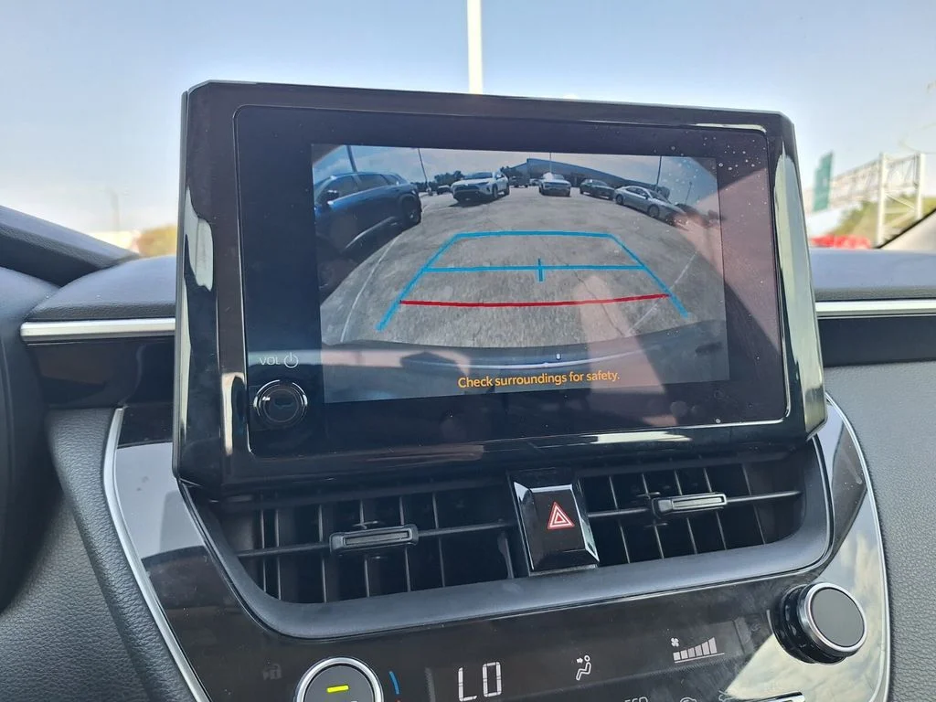 Used 2025  Toyota LE image 19