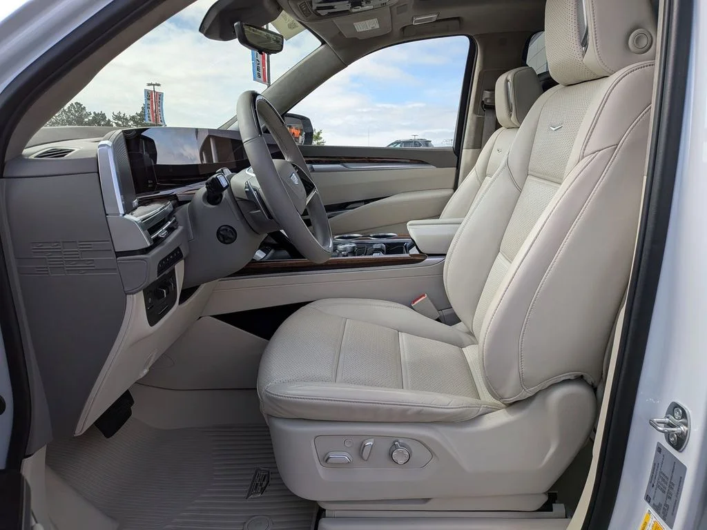 Used 2026 Vibrant White Tricoat Cadillac 4WD Platinum Sport image 17