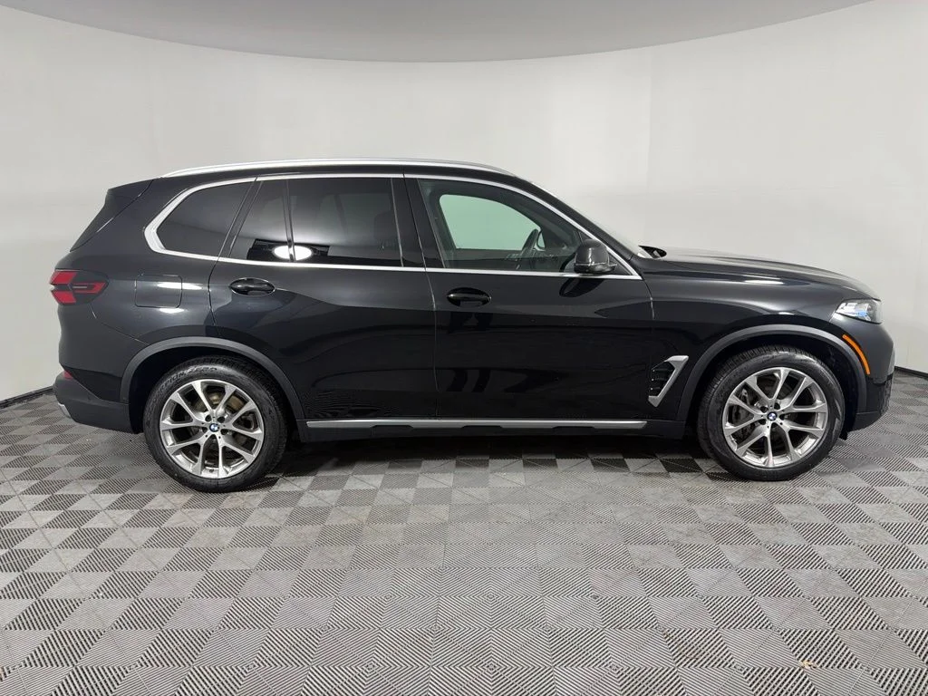 Certified Used 2024 Black Sapphire Metallic BMW xDrive40i image 4