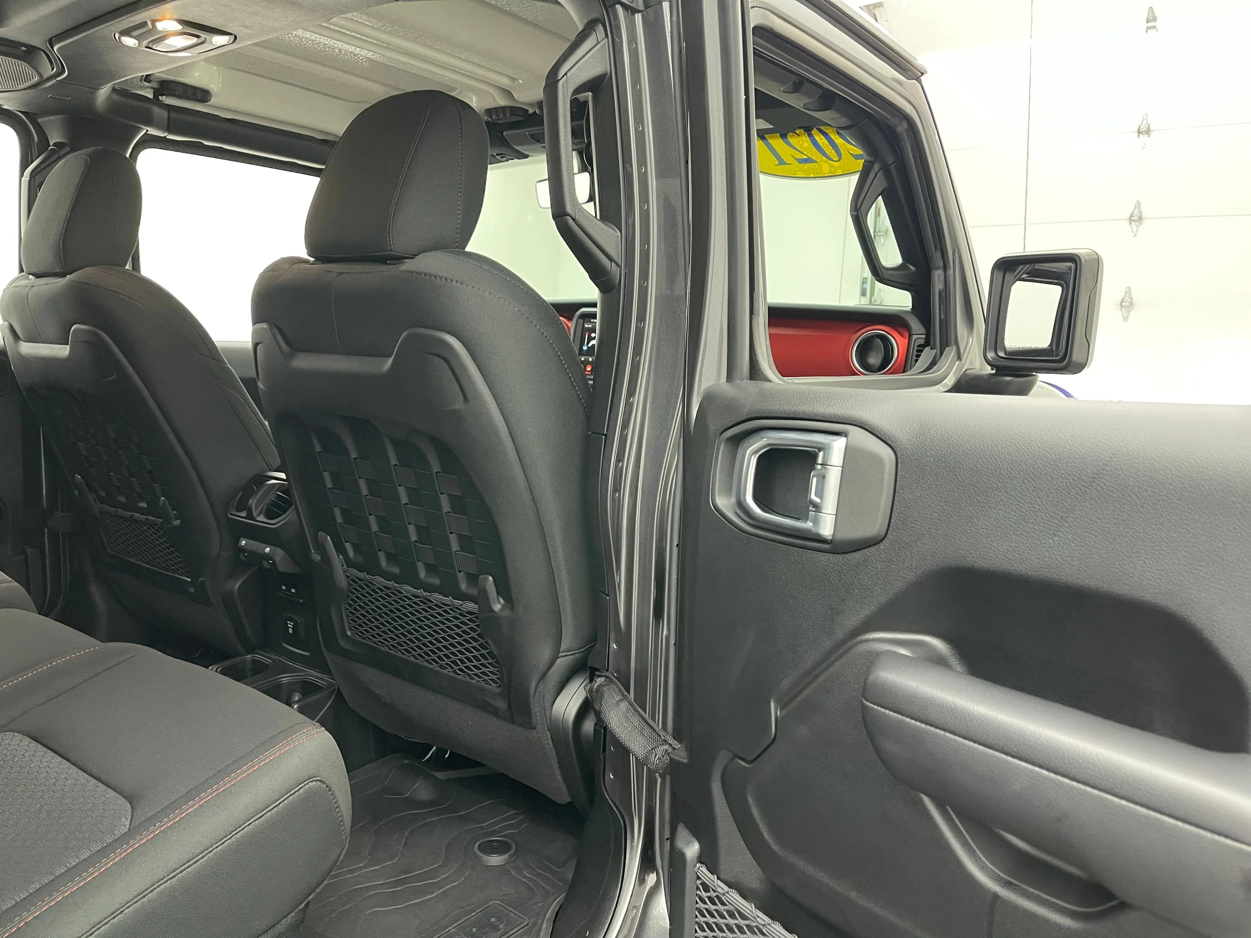 Used 2021  Jeep Rubicon image 33