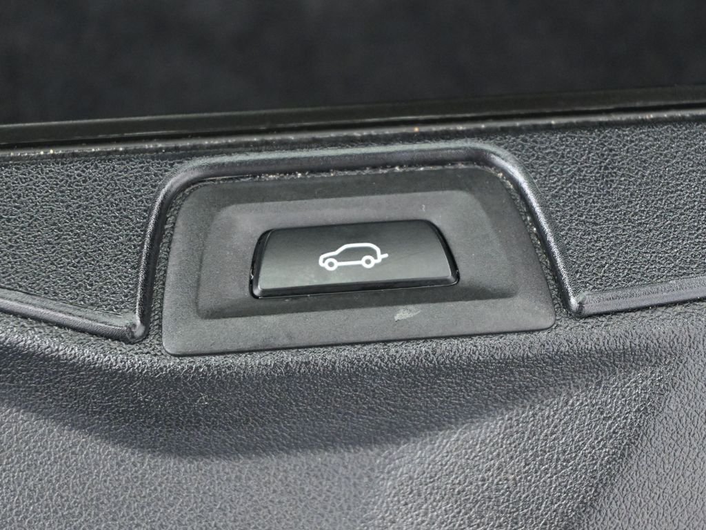 Certified Used 2023 White BMW sDrive40i image 30