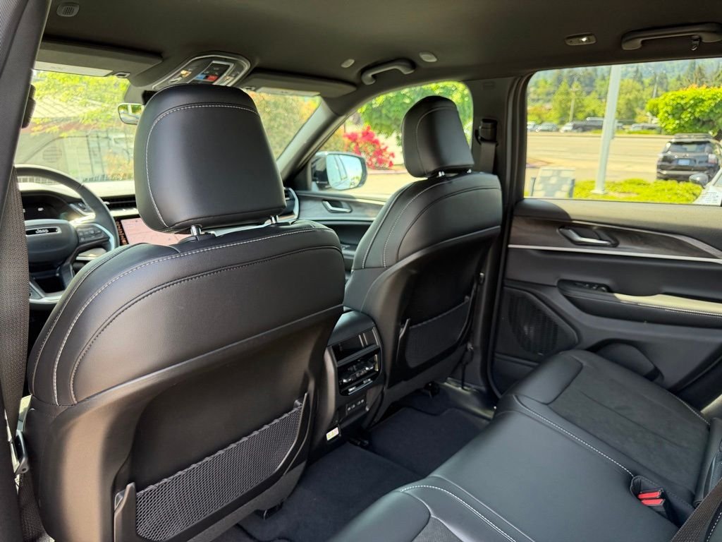 New 2026 Baltic Gray Metallic Clearcoat Jeep Altitude image 30