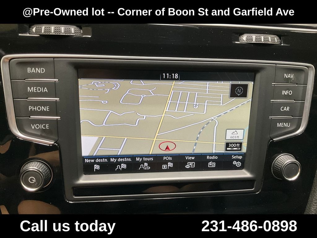 Used 2016  Volkswagen Base image 22
