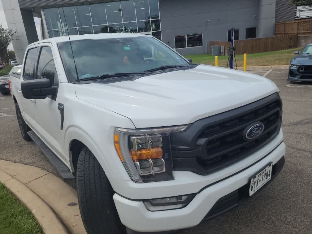 Used 2022 Oxford White Ford XLT image 4