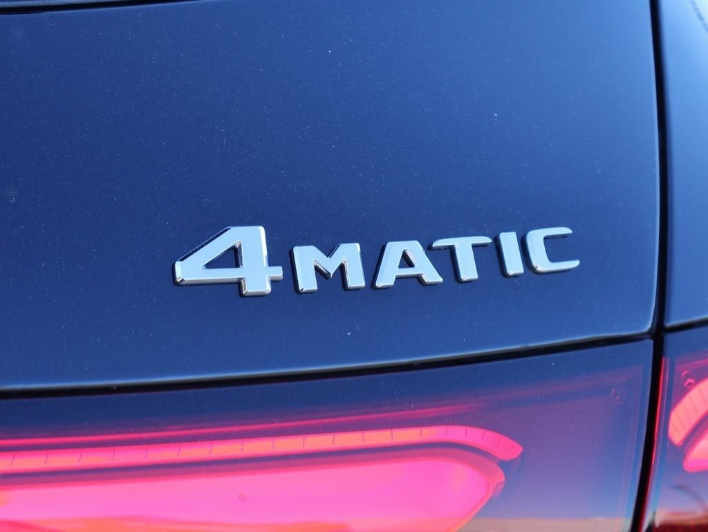 Used 2026 Black Mercedes-Benz GLC 300 image 9
