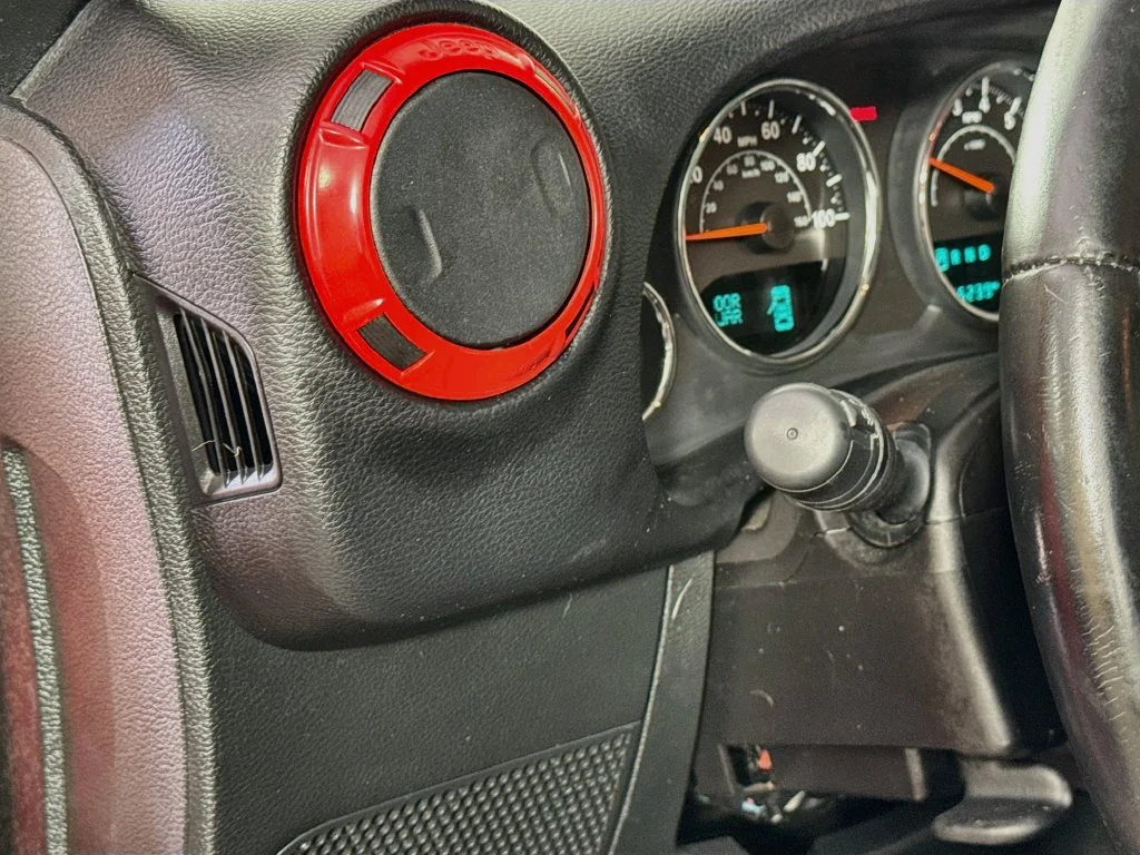 Used 2015 Red Jeep Sport image 10