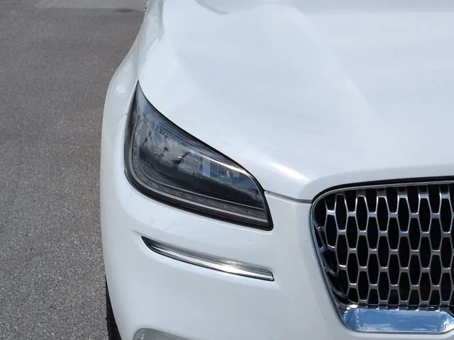 Certified Used 2022 White Metallic Lincoln Standard image 10