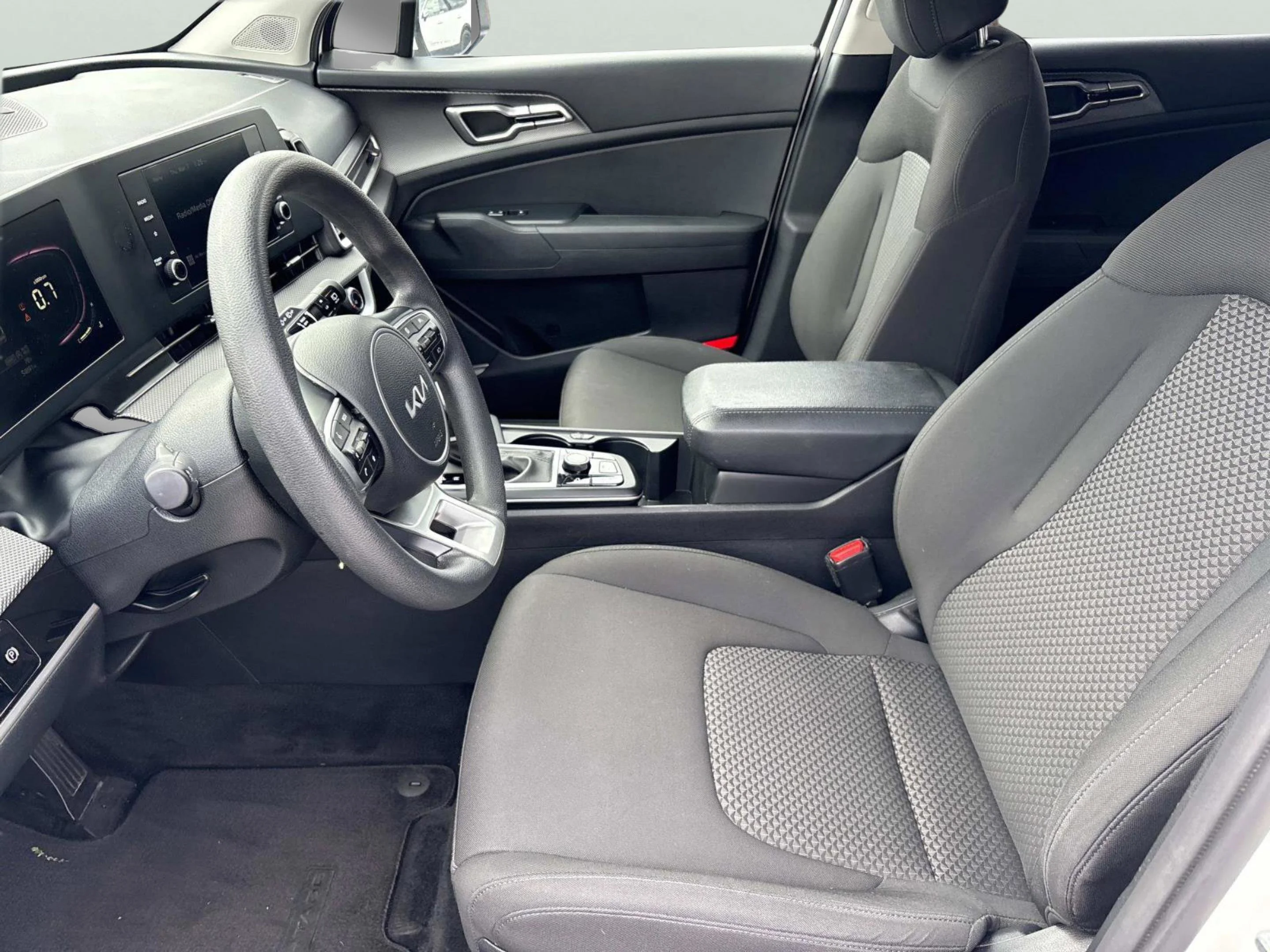 2024 Kia Sportage LX - Photo 25