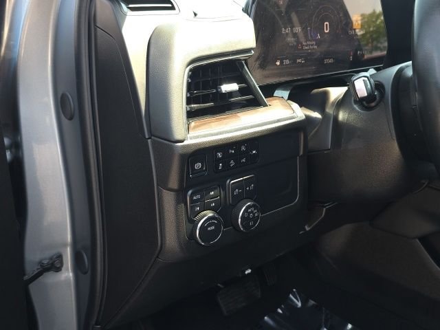 Used 2025 Gray Chevrolet Z71 image 16