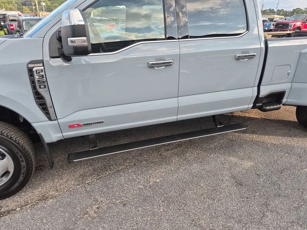 New 2026 Glacier Gray Metallic Tri-Coat Ford F-350® King Ranch® image 15