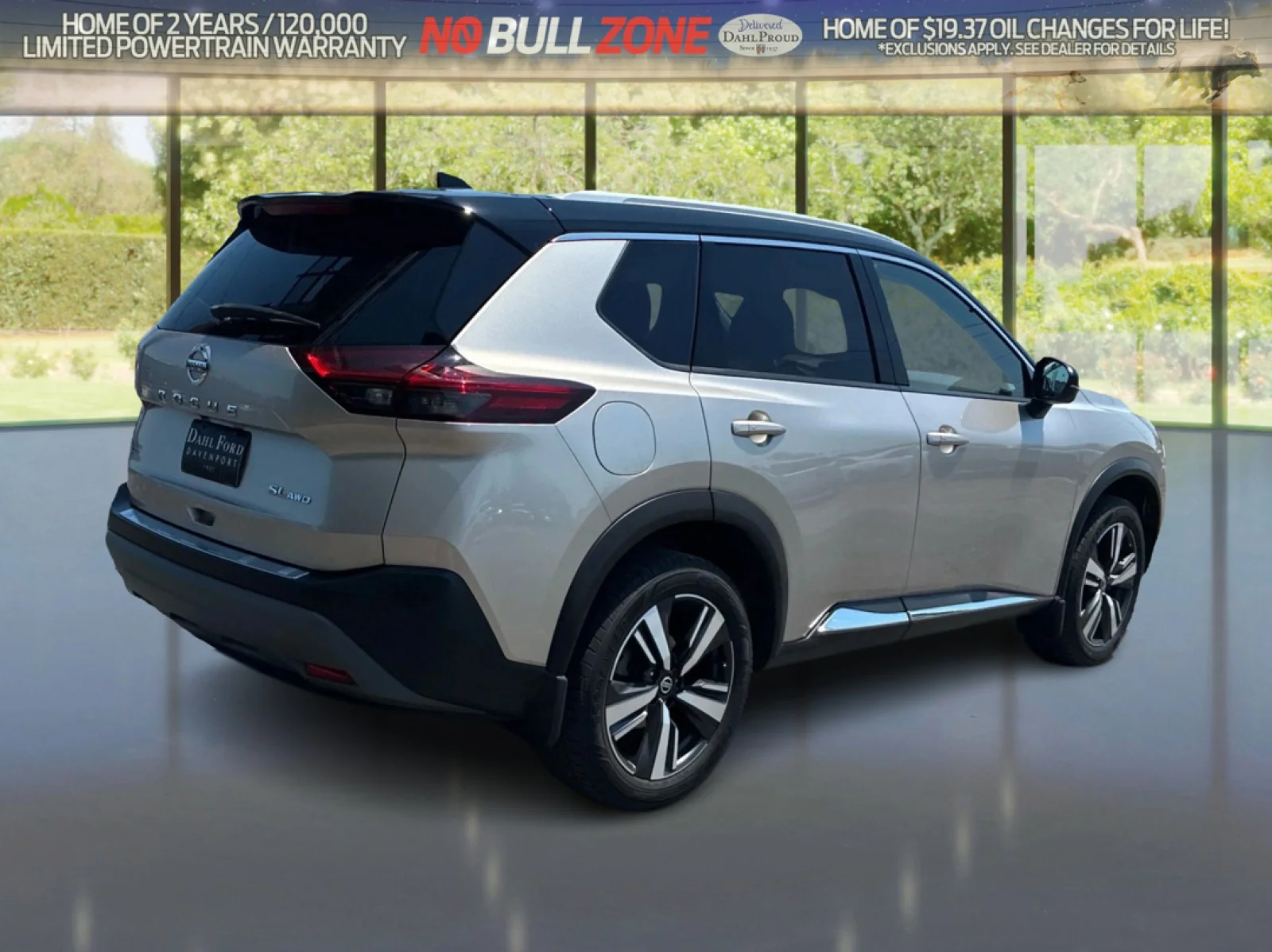 Used 2021 Brilliant Silver / Black Nissan SL image 5