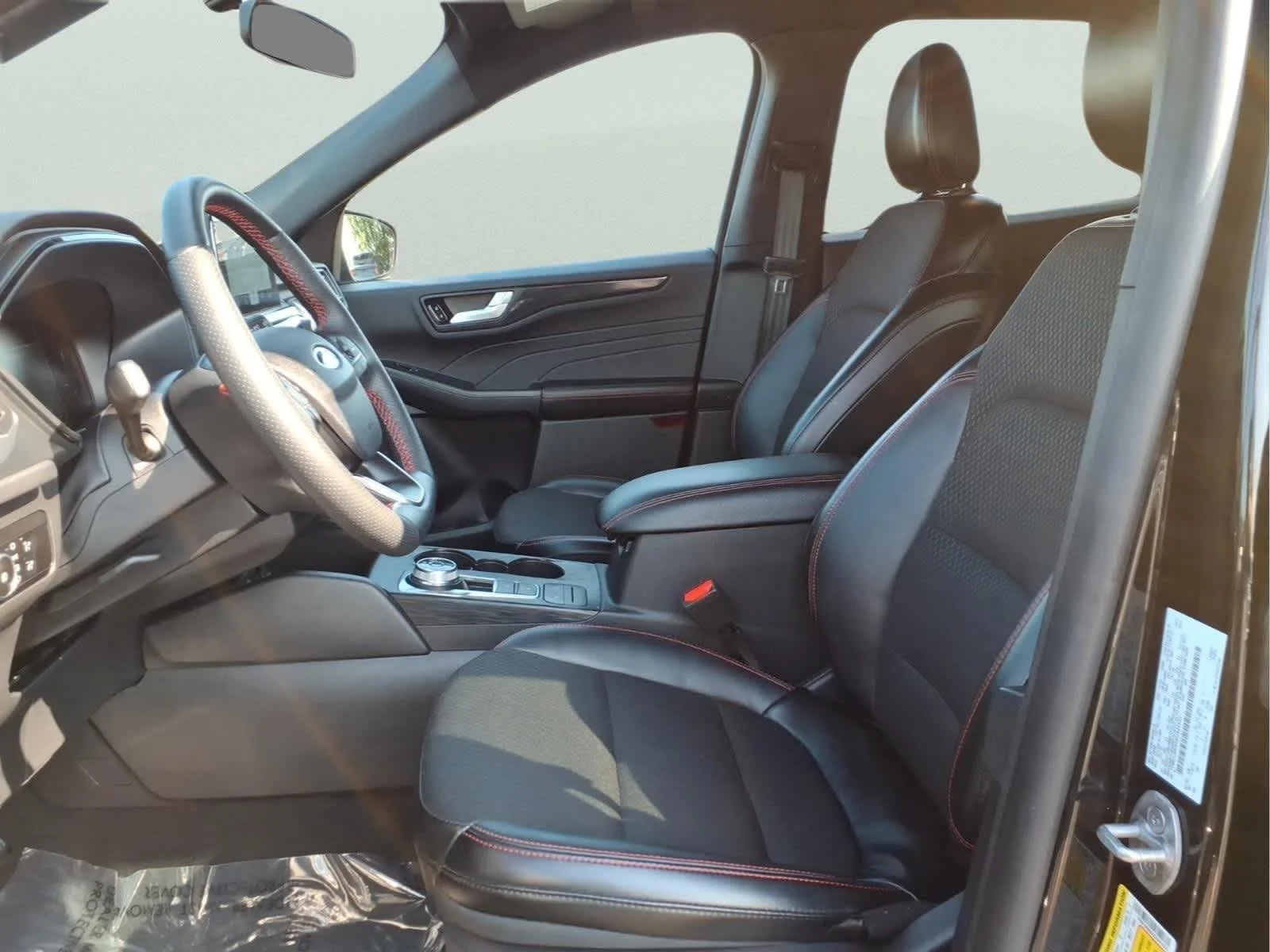Used 2025 Agate Black Metallic Ford ST-Line Select image 16