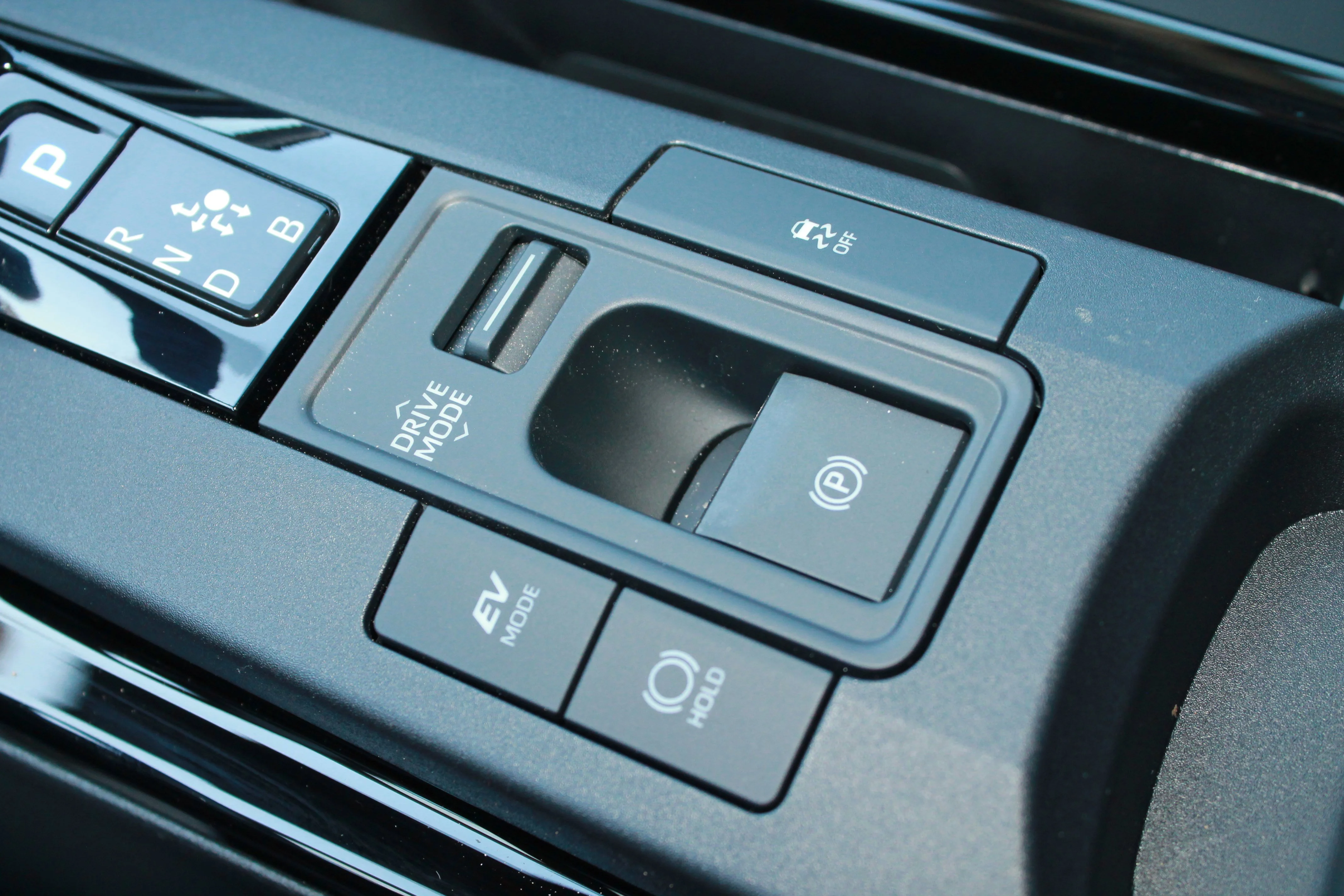 2026 Toyota Prius Nightshade - Photo 32