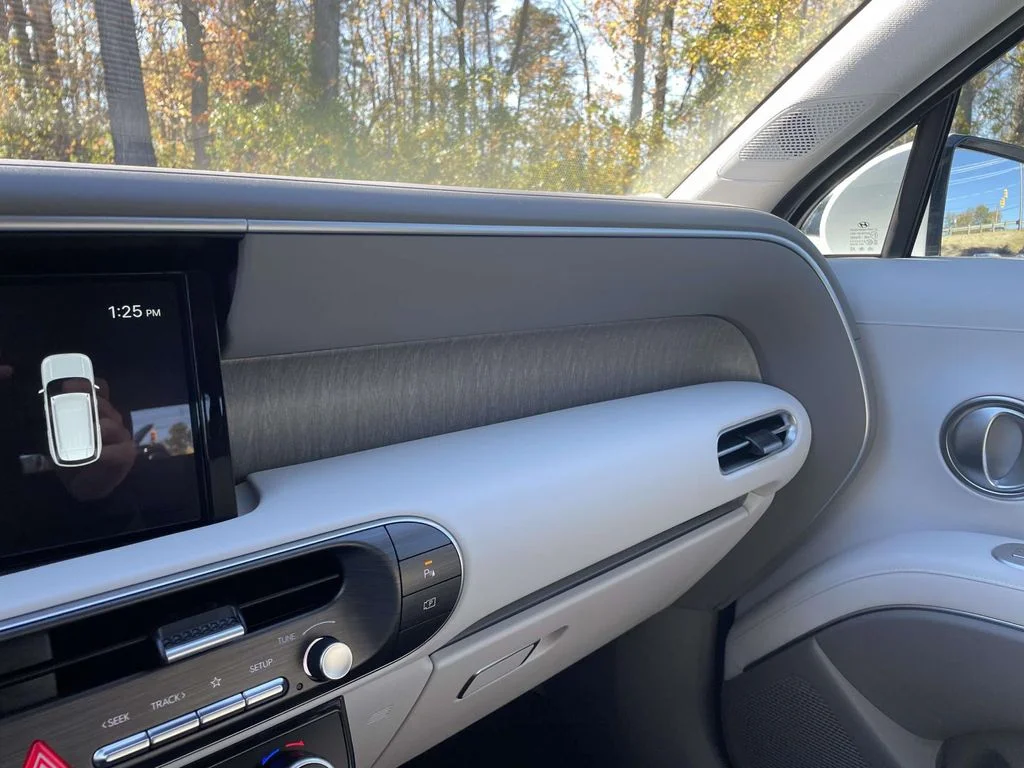 New 2026 White Hyundai SE image 30