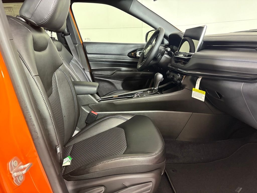 New 2026 Joose Exterior Paint Jeep Latitude image 13