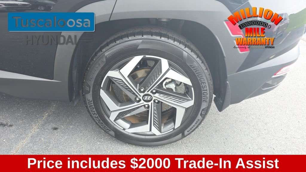 Used 2024 Black Hyundai SEL image 11
