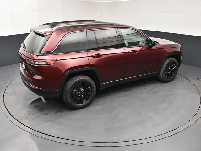 New 2026 Velvet Red Pearl-Coat Exterior Paint Jeep Altitude image 18