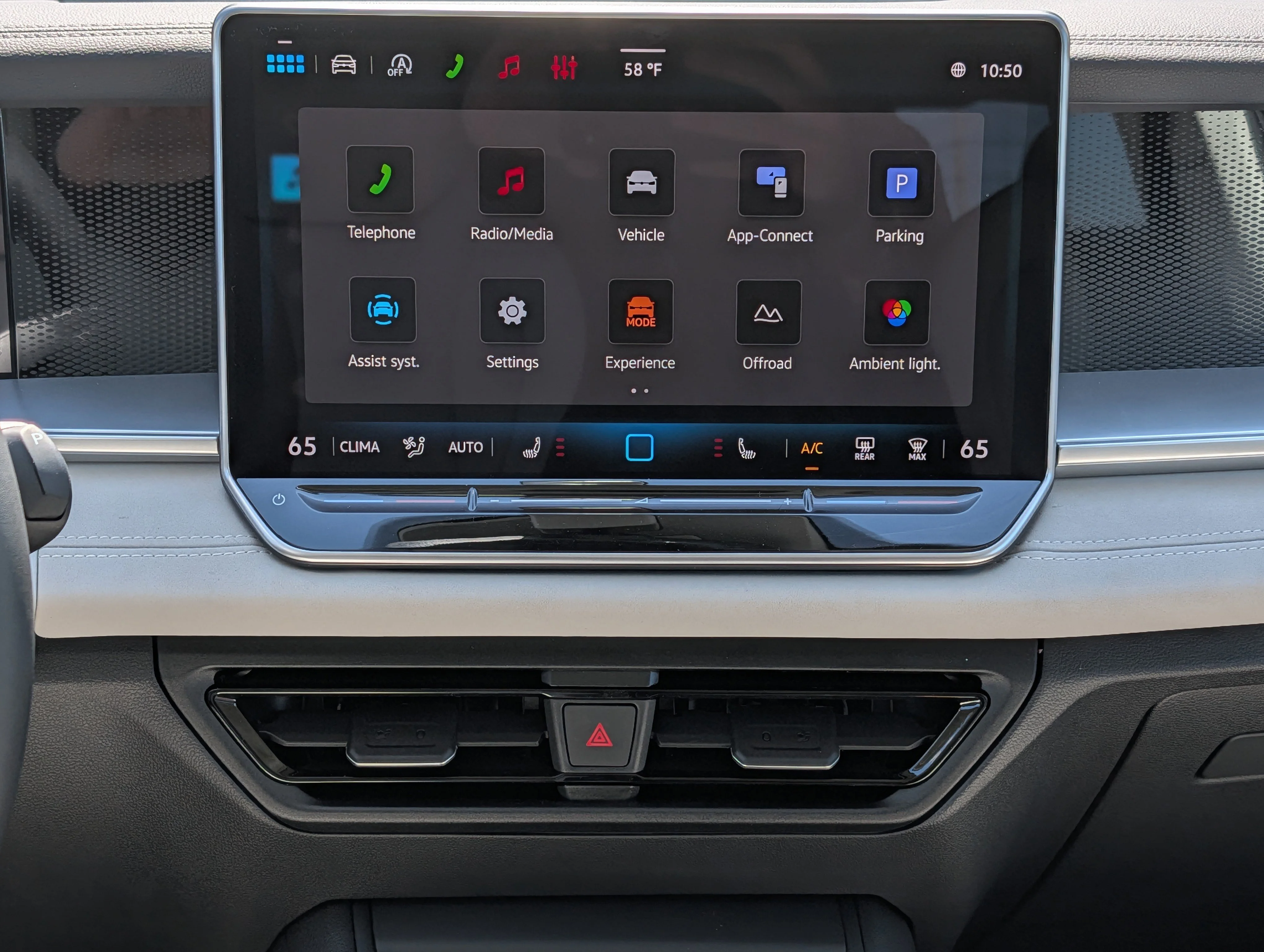 New 2026 Deep Black Pearl Volkswagen SE image 10