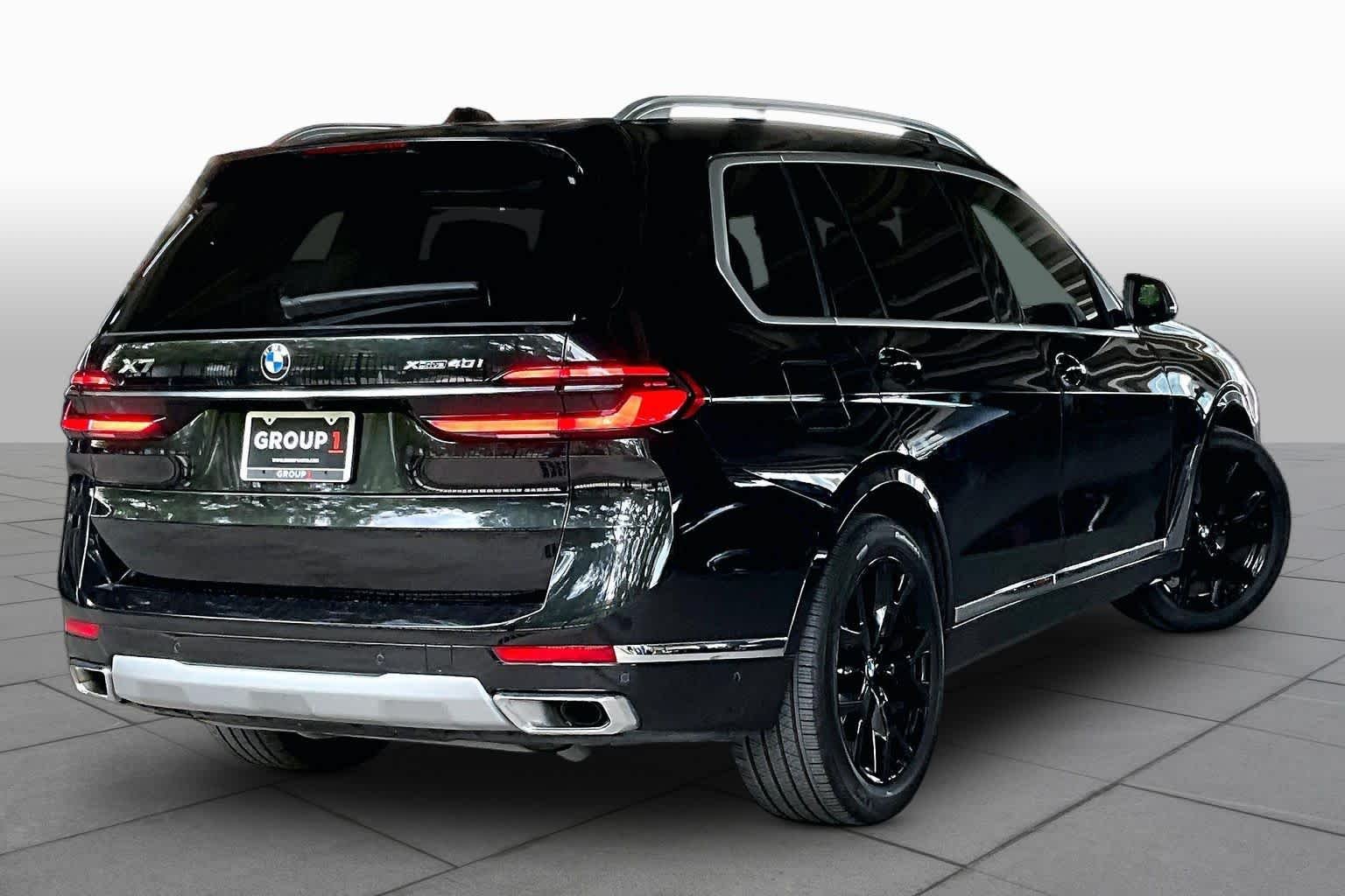 Used 2025 Black Sapphire Metallic BMW xDrive40i image 12