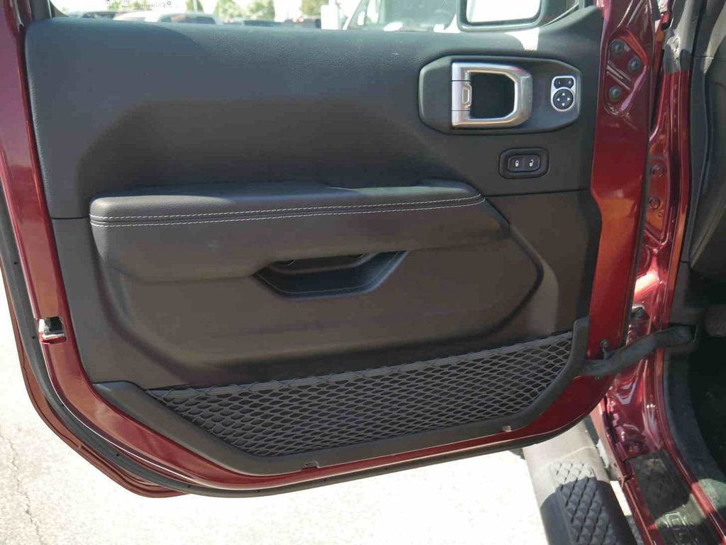 Used 2021 Red Jeep Rubicon image 27
