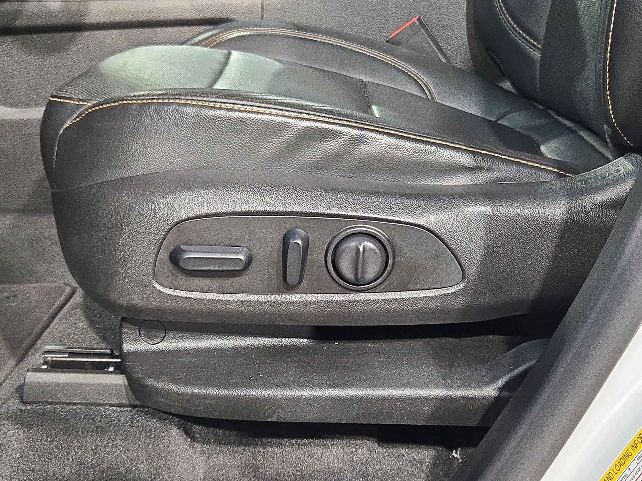 Used 2019 Summit White Chevrolet Premier image 23