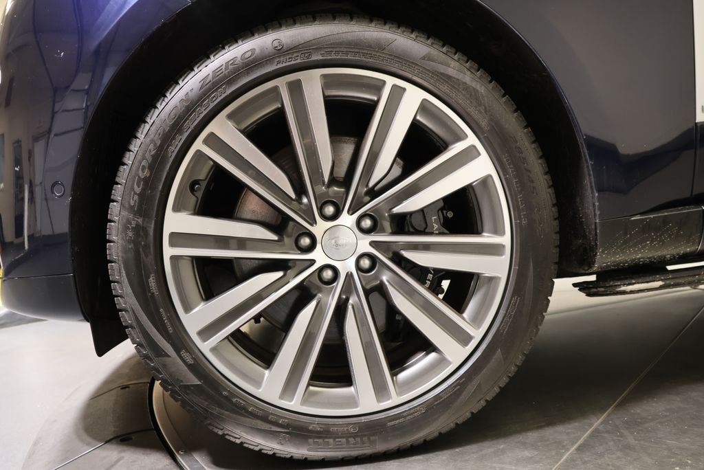 Used 2023 Portofino Blue Metallic Land Rover Autobiography image 9