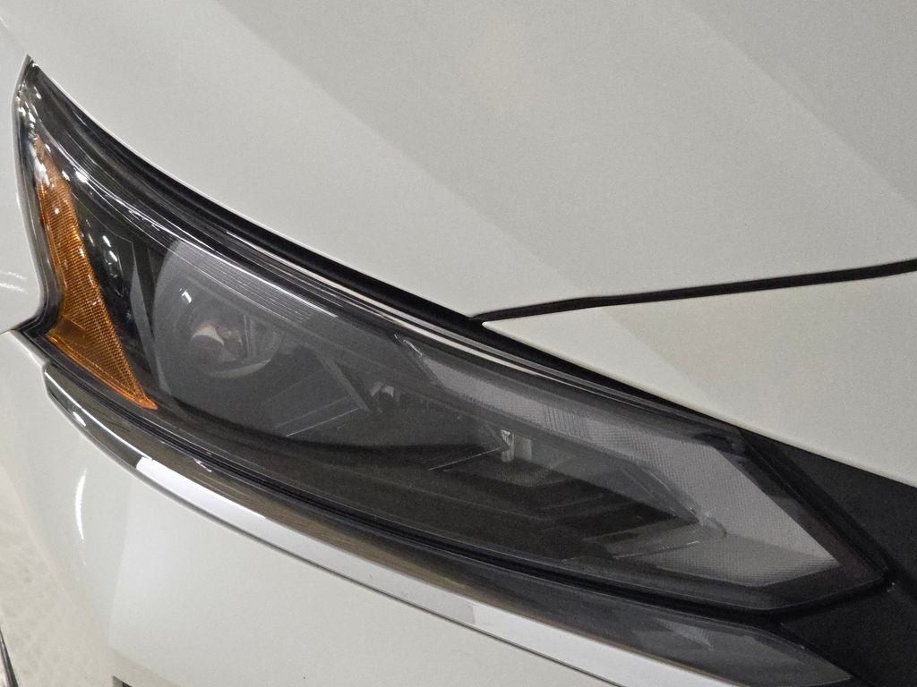 Used 2023 White Nissan 2.5 SL image 15