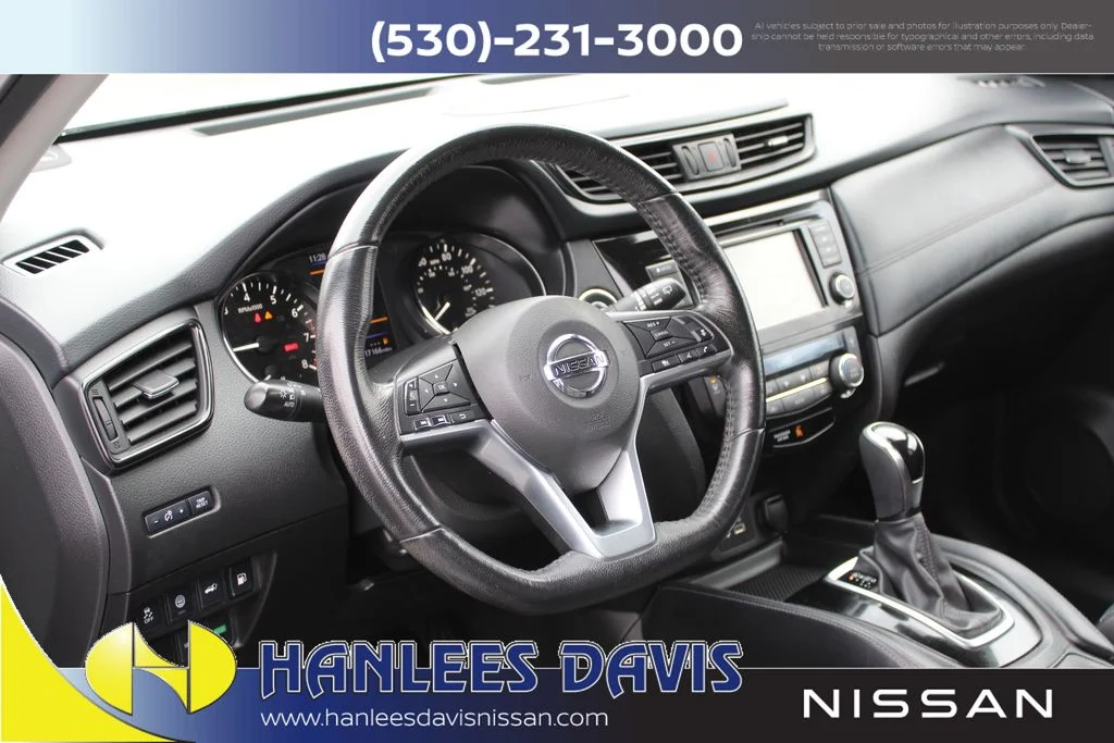 Used 2018 Silver Nissan SL image 12