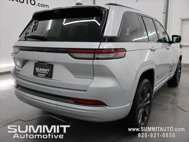 New 2026 Silver Zynith Exterior Paint Jeep Limited image 5
